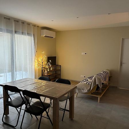 Maison T3 Dans Un Village Calme Saint-Mitre-les-Remparts Екстериор снимка