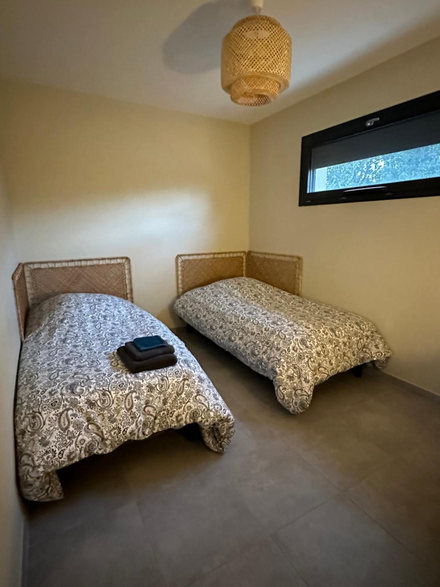 Maison T3 Dans Un Village Calme Saint-Mitre-les-Remparts Екстериор снимка