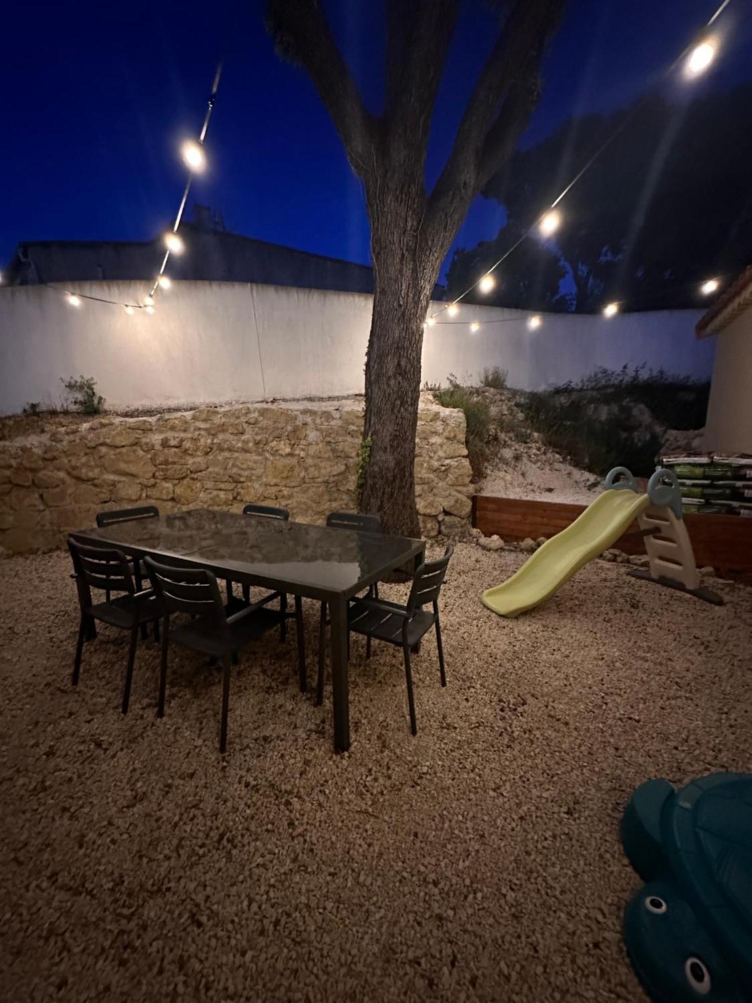 Maison T3 Dans Un Village Calme Saint-Mitre-les-Remparts Екстериор снимка