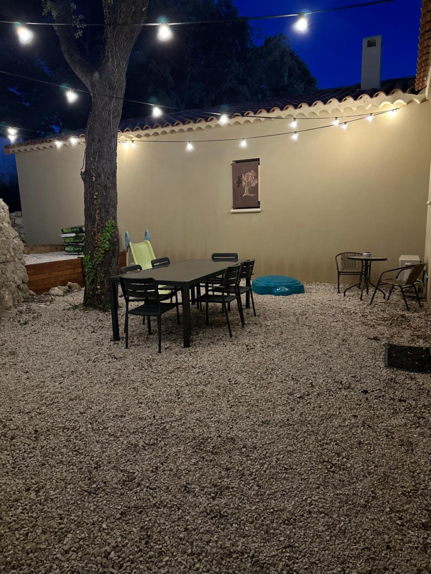 Maison T3 Dans Un Village Calme Saint-Mitre-les-Remparts Екстериор снимка