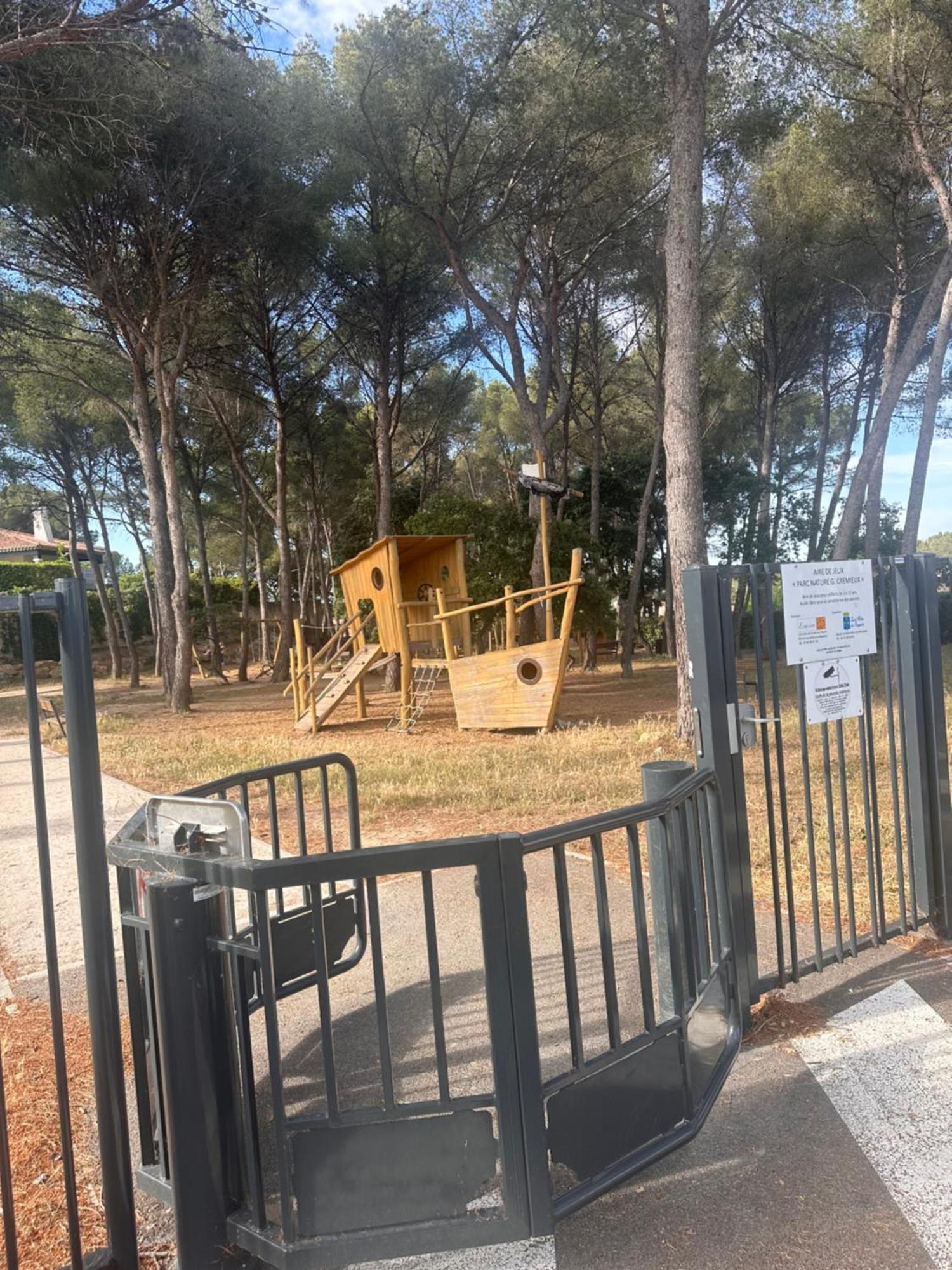 Maison T3 Dans Un Village Calme Saint-Mitre-les-Remparts Екстериор снимка