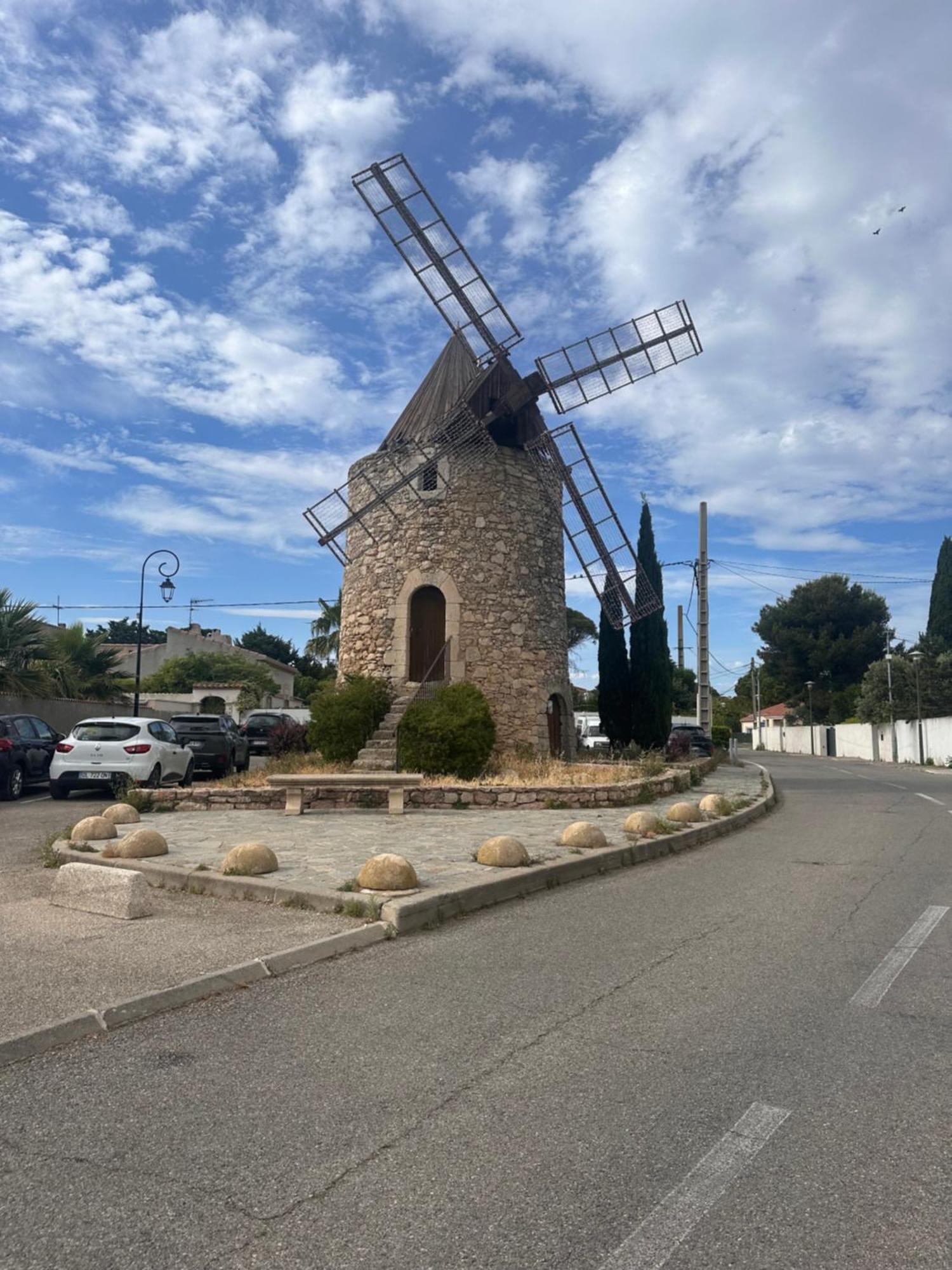 Maison T3 Dans Un Village Calme Saint-Mitre-les-Remparts Екстериор снимка